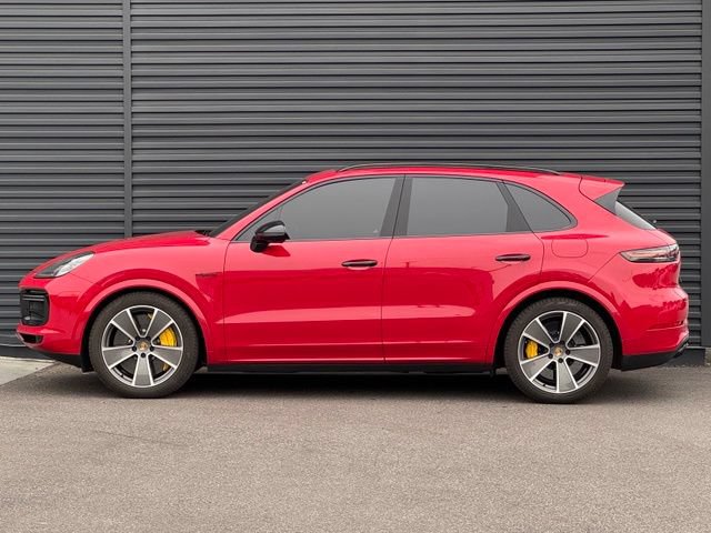 Used 2023 Porsche Cayenne Turbo S AWD/4WD image 2