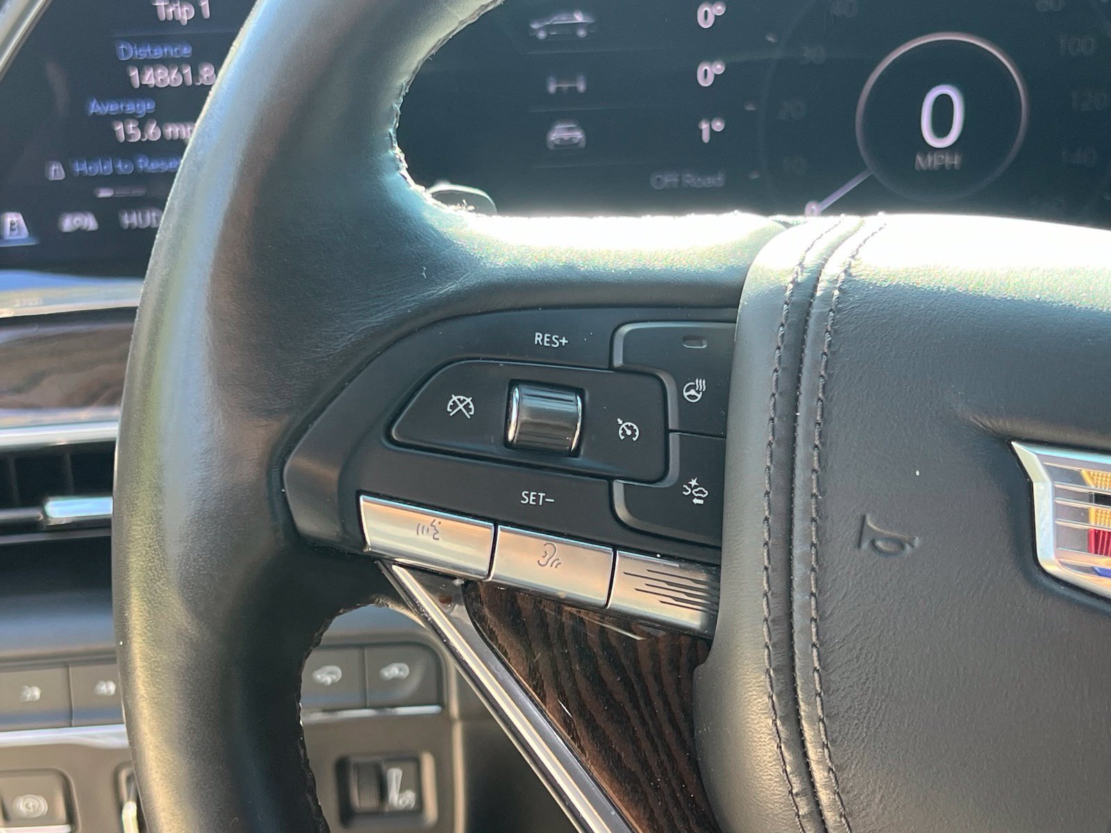 Used 2021 Cadillac Escalade ESV Premium Luxury Platinum AWD/4WD image 32