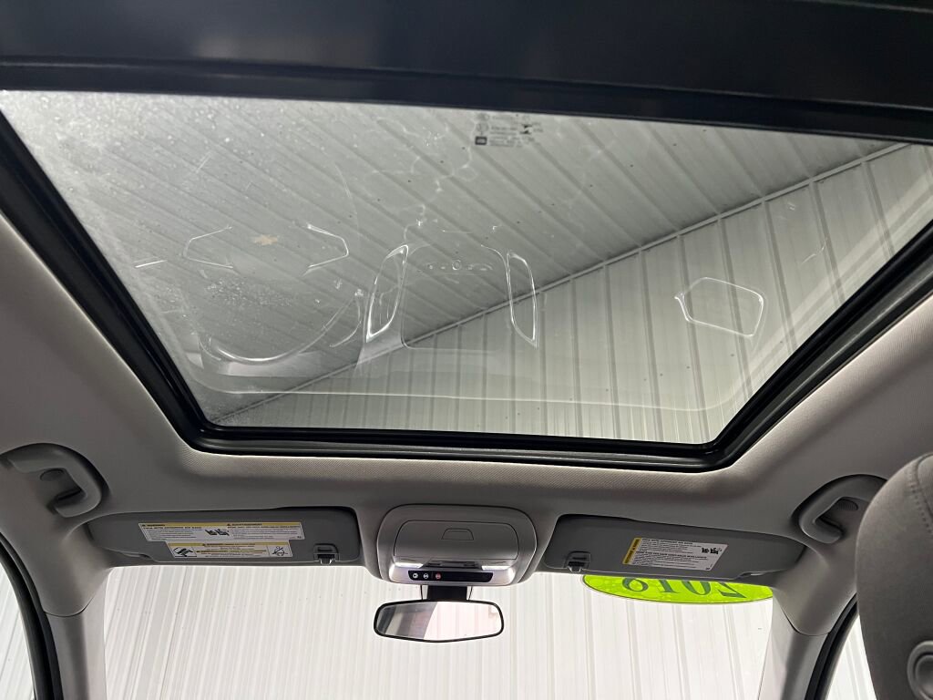 Used 2018 Chevrolet Equinox LT w/ Sun & Infotainment Package image 17