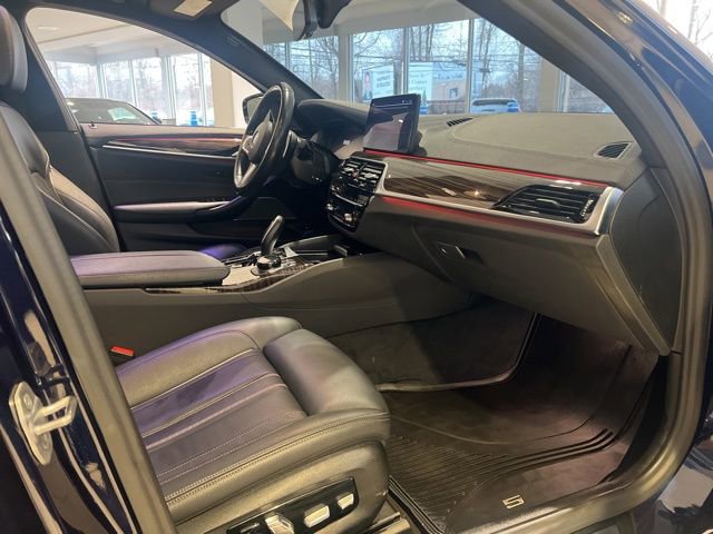 Used 2021 BMW M550i xDrive w/ Executive Package image 6