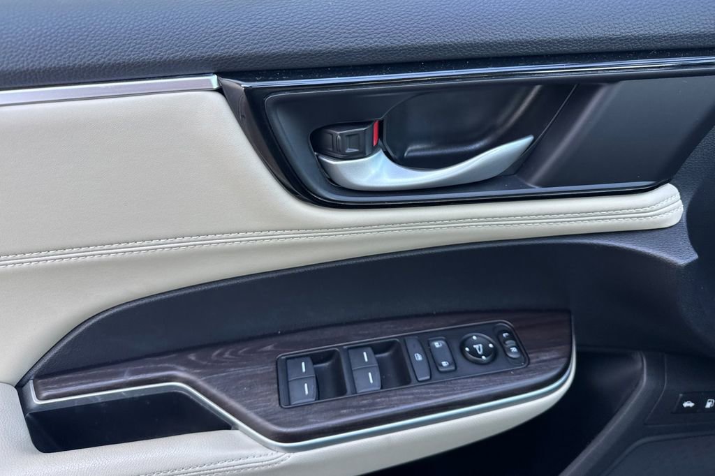 Certified 2020 Honda Clarity Plug-In Hybrid image 14