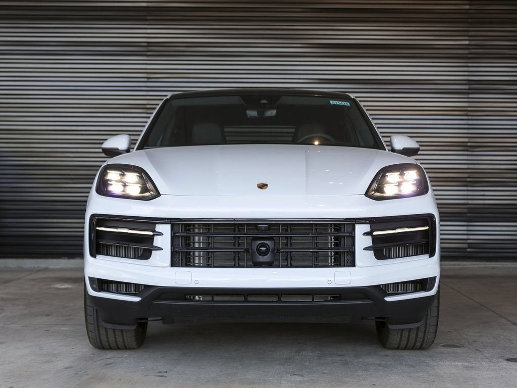 Certified 2026 Porsche Cayenne Coupe AWD/4WD image 4