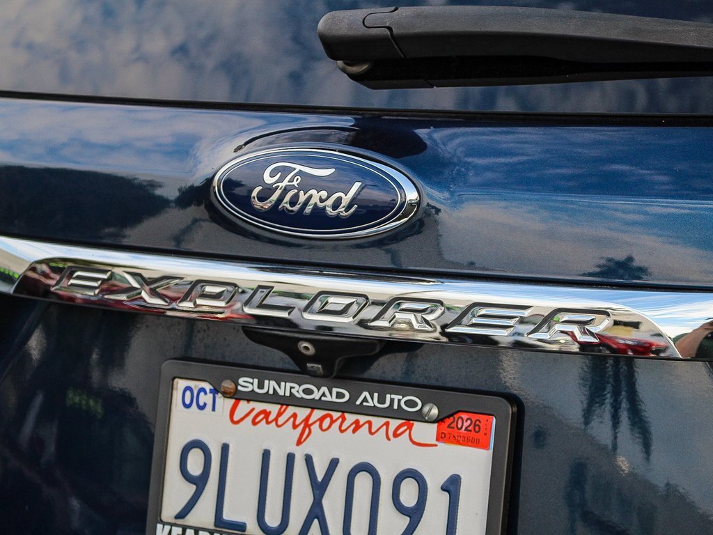 Used 2017 Ford Explorer XLT w/ Equipment Group 202A image 11