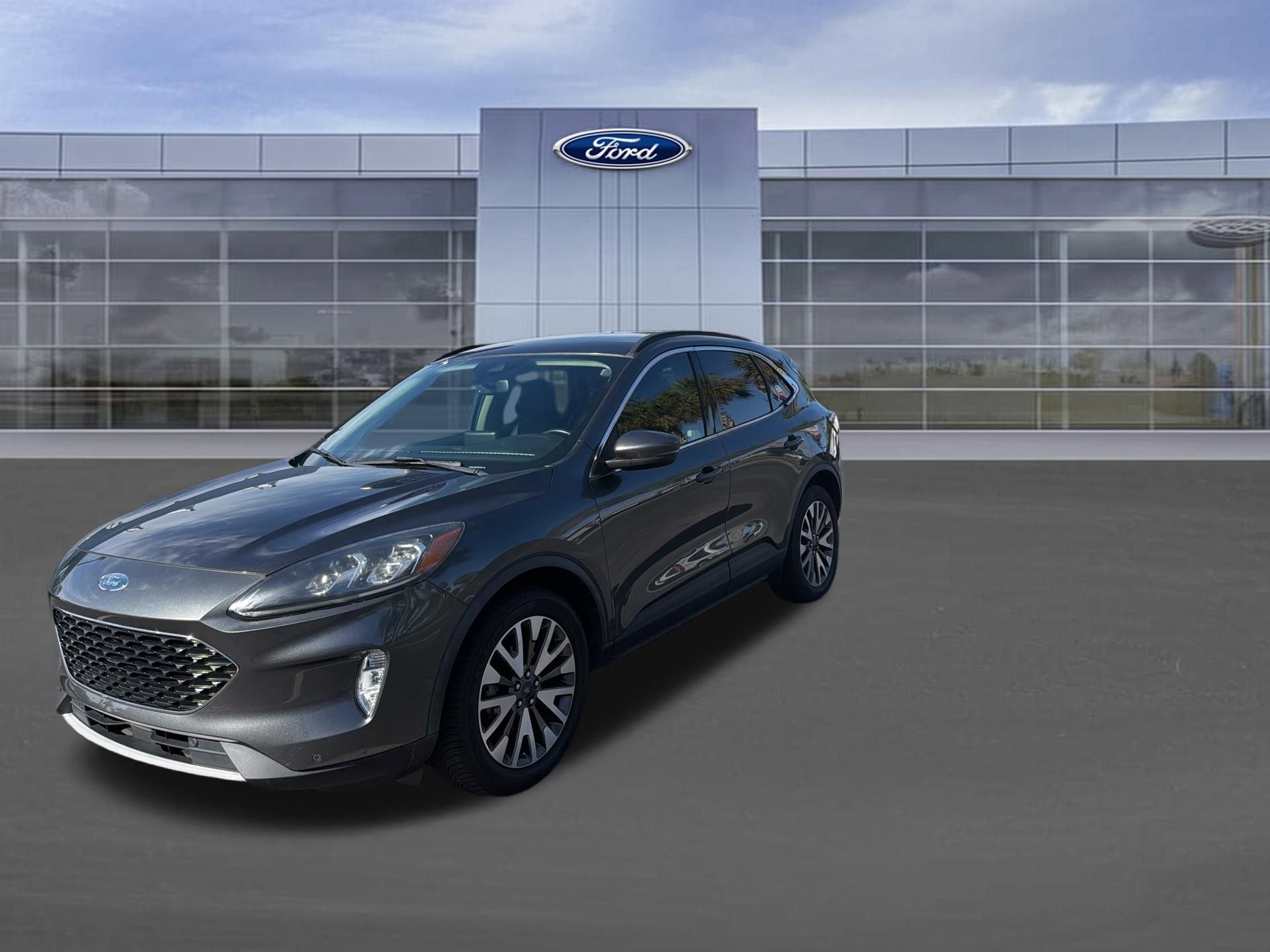 Used 2020 Ford Escape Titanium AWD/4WD image 4