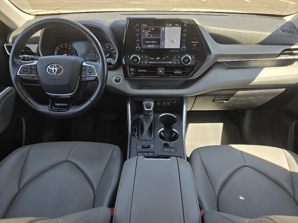Used 2021 Toyota Highlander XLE AWD/4WD image 27