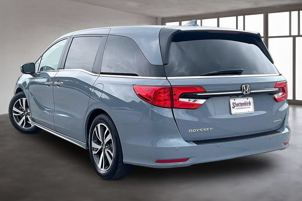 Used 2023 Honda Odyssey Touring image 4