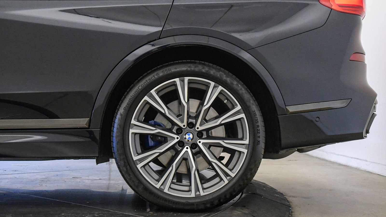Used 2021 BMW X7 M50i w/ Executive Package AWD/4WD image 11