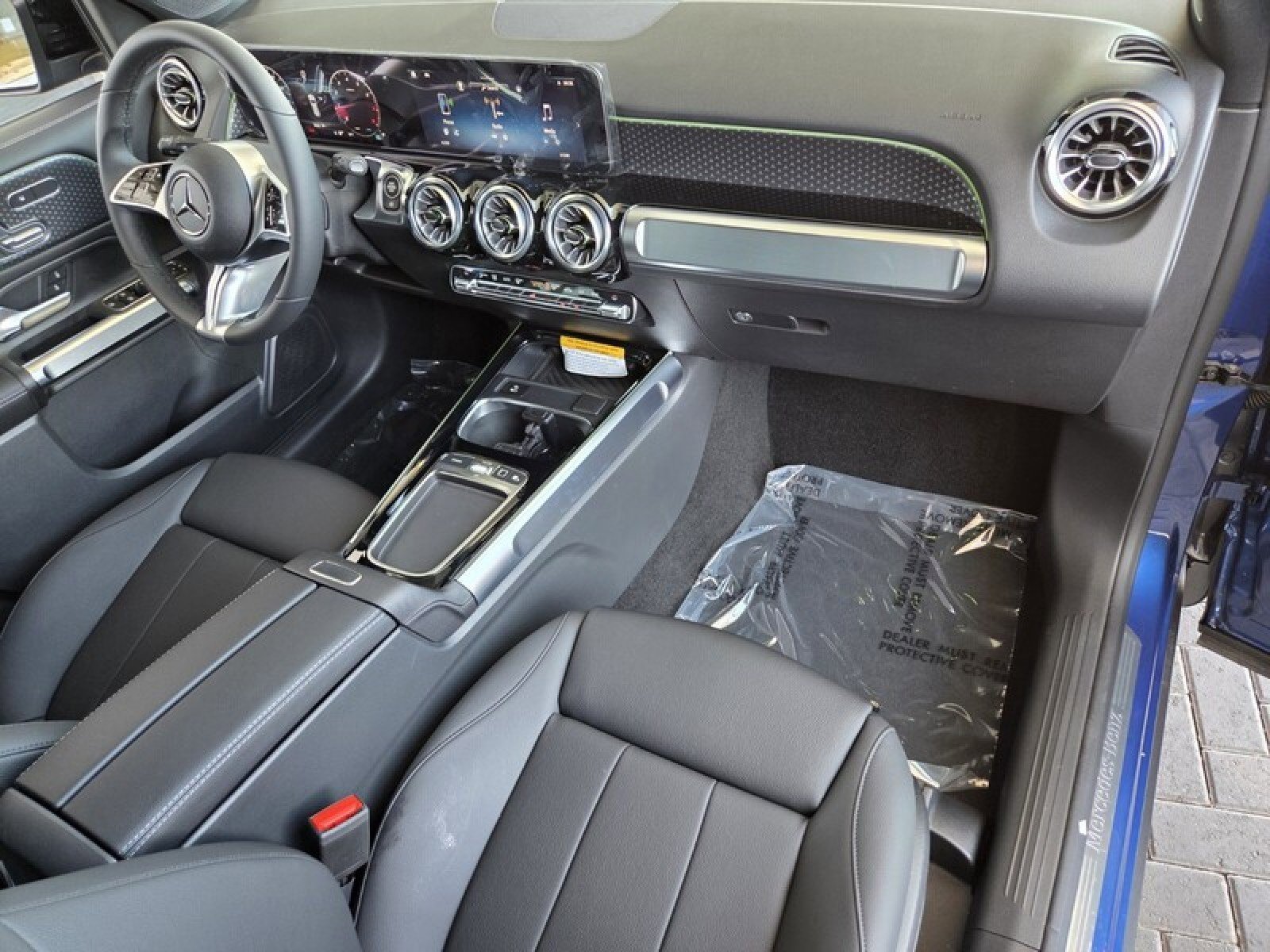 New 2025 Mercedes-Benz GLB 250 image 18