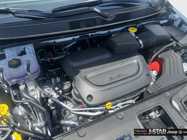 New 2027 Chrysler Pacifica Select w/ Family Tech Group FWD image 18