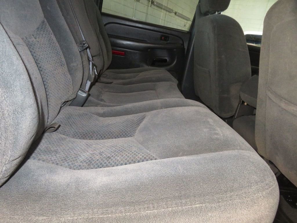 Used 2004 Chevrolet Silverado 2500 LS w/ Skid Plate Package AWD/4WD image 31