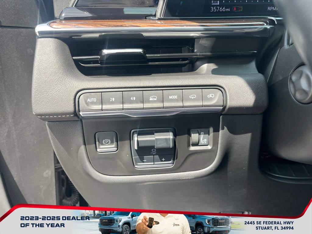 Used 2023 Cadillac Escalade Premium Luxury w/ Performance Package image 26