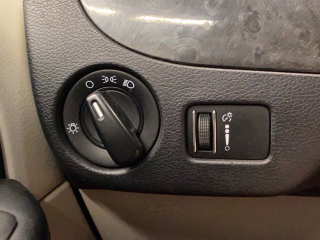 Used 2014 Dodge Grand Caravan SXT FWD image 28