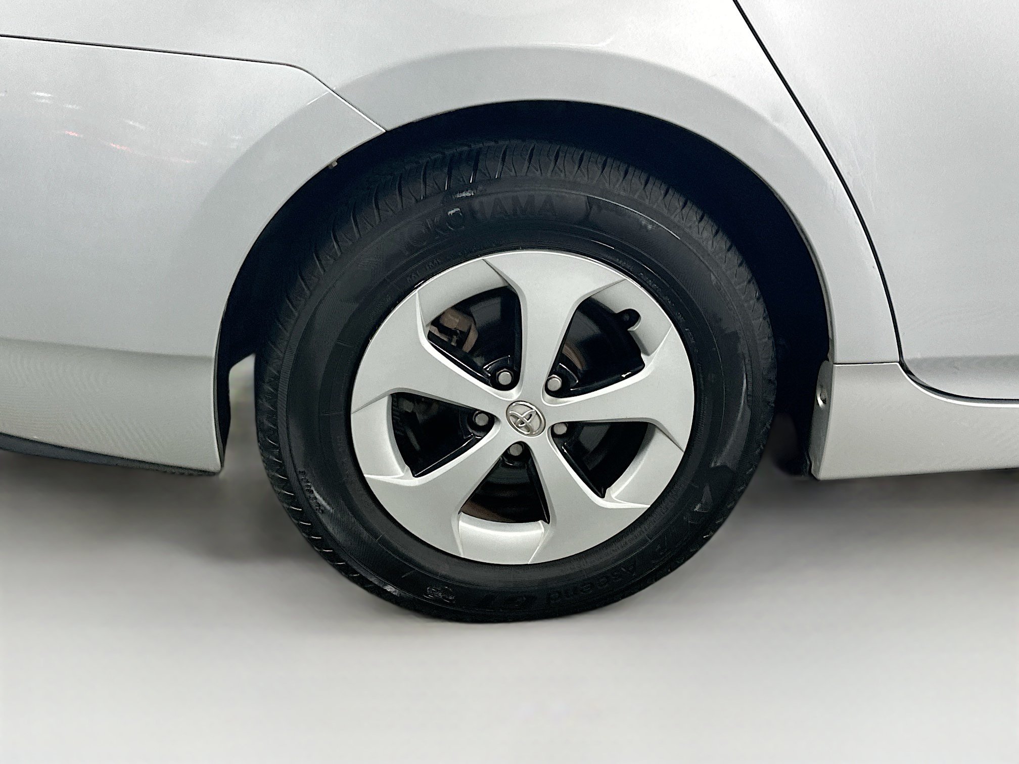 Used 2015 Toyota Prius Four FWD image 11
