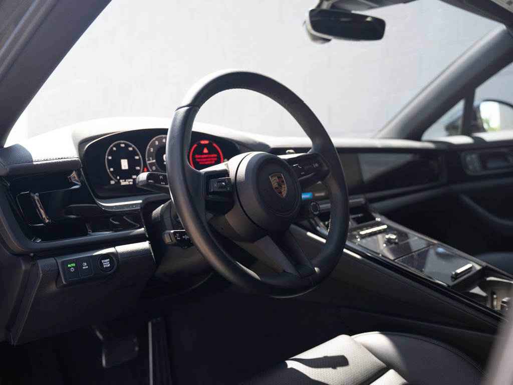 Used 2025 Porsche Panamera 4 AWD/4WD image 4