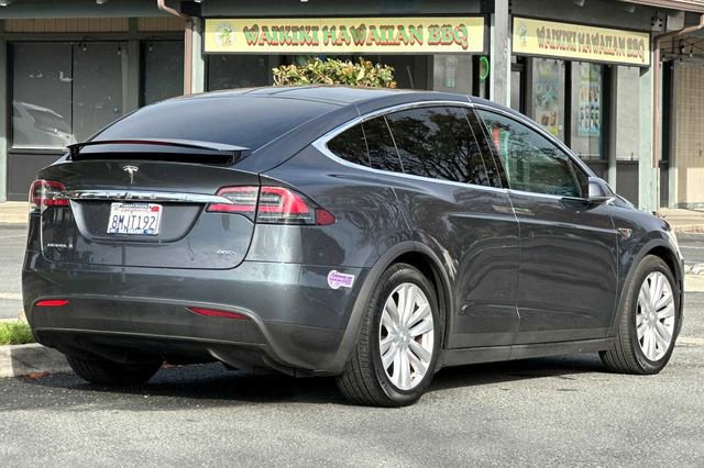 Used 2016 Tesla Model X 90D image 3