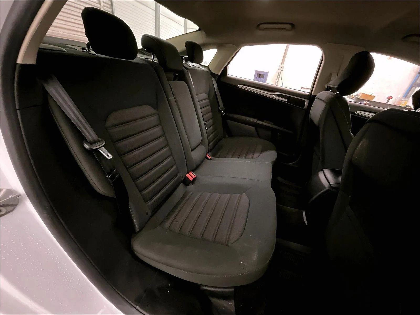 Used 2018 Ford Fusion SE FWD image 26