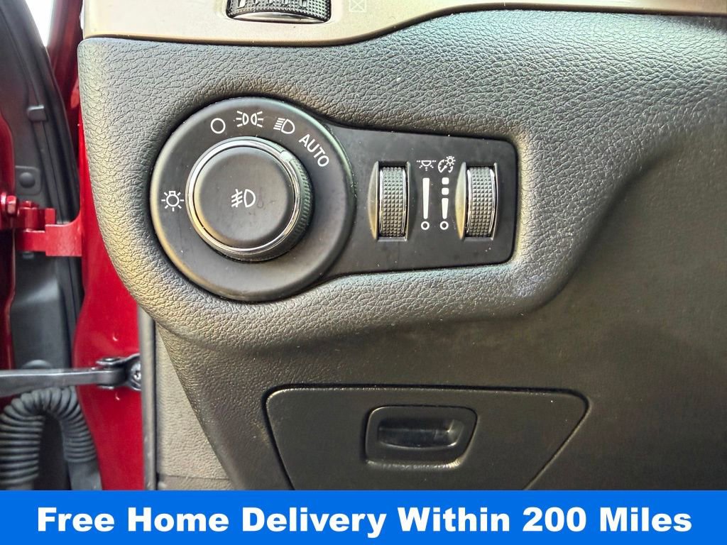 Used 2016 Jeep Cherokee Latitude image 26