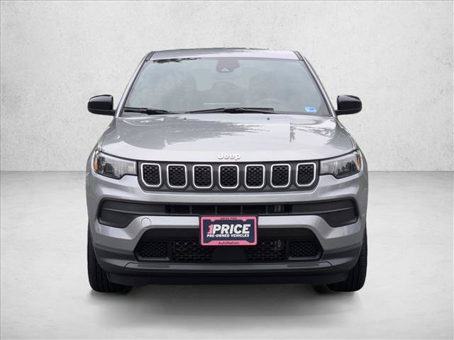 Used 2023 Jeep Compass Sport AWD/4WD image 2