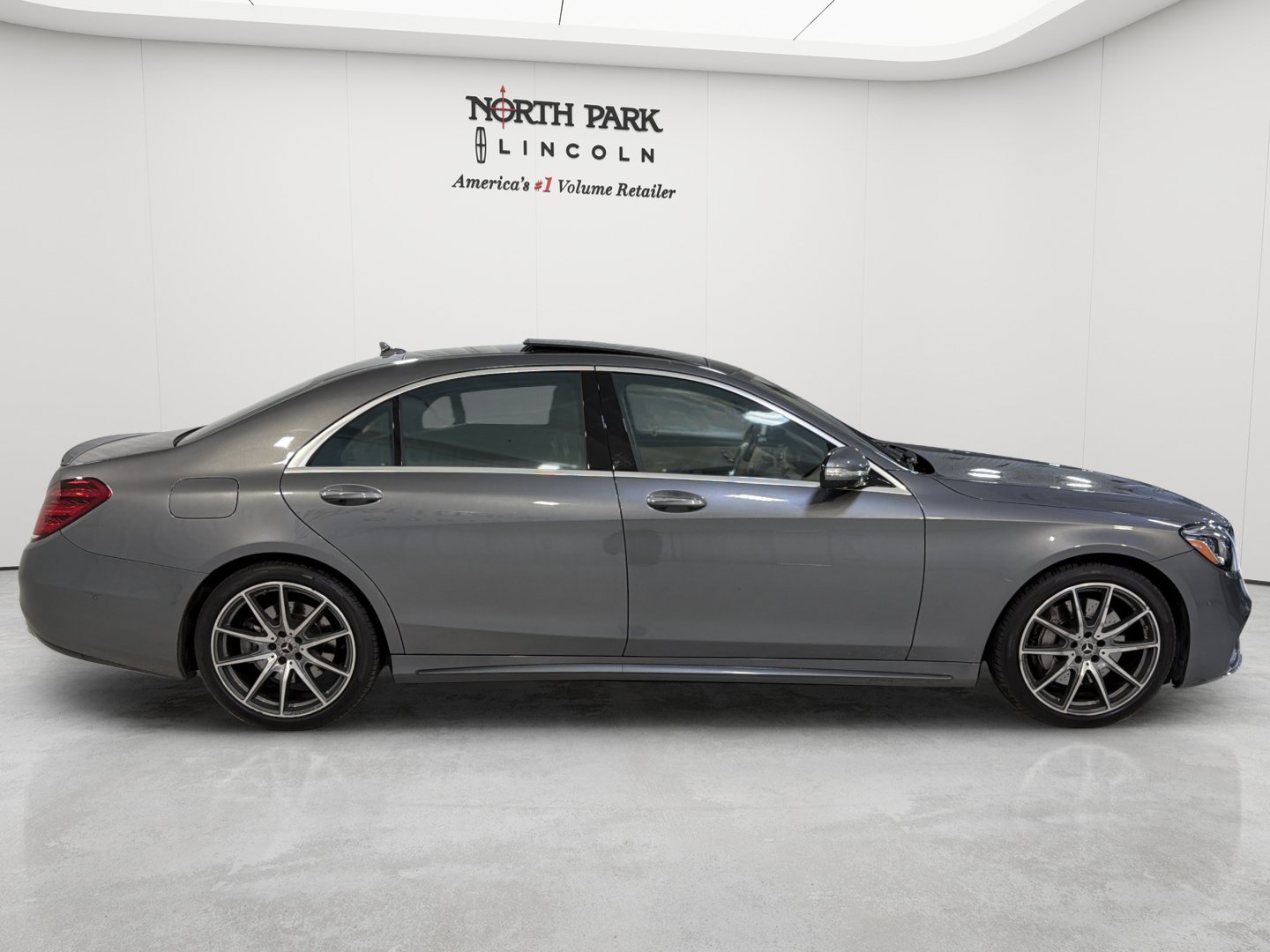 Used 2020 Mercedes-Benz S 560 Sedan image 6