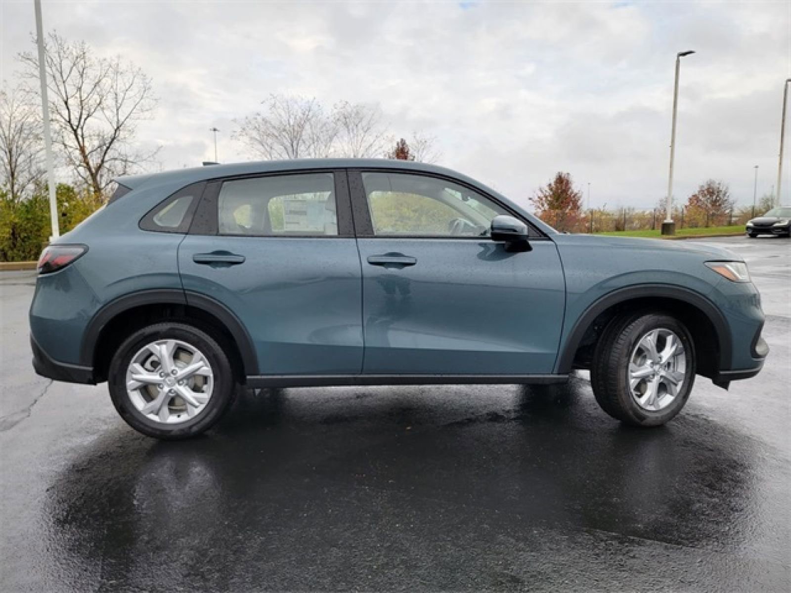 Used 2025 Honda HR-V LX image 3