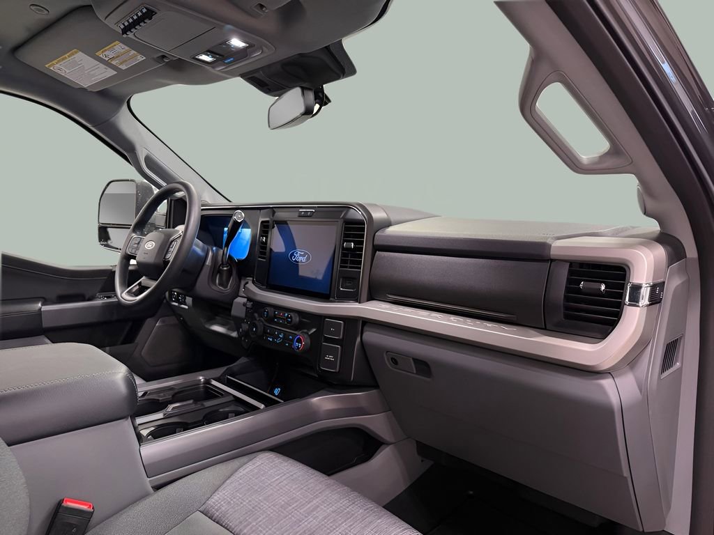 New 2026 Ford F250 XLT w/ XLT Premium Package image 32