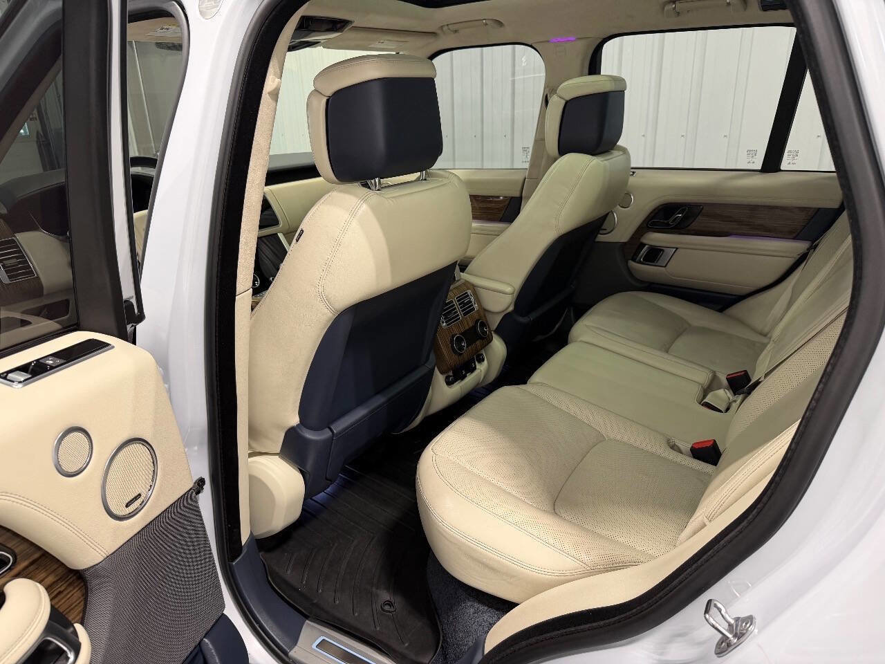 Used 2019 Land Rover Range Rover Supercharged image 8