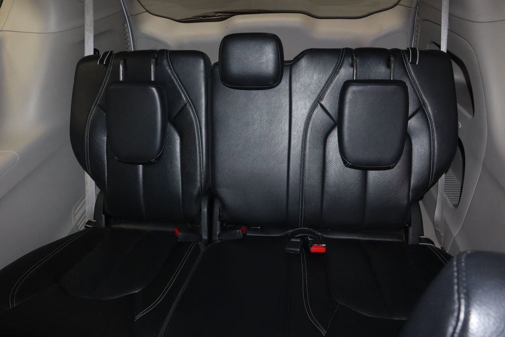 Used 2022 Chrysler Pacifica Touring-L image 22