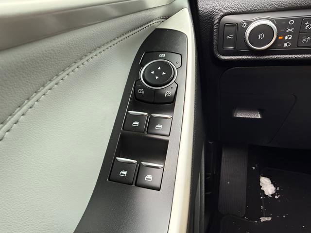 Used 2022 Ford Explorer XLT w/ Equipment Group 202A AWD/4WD image 24
