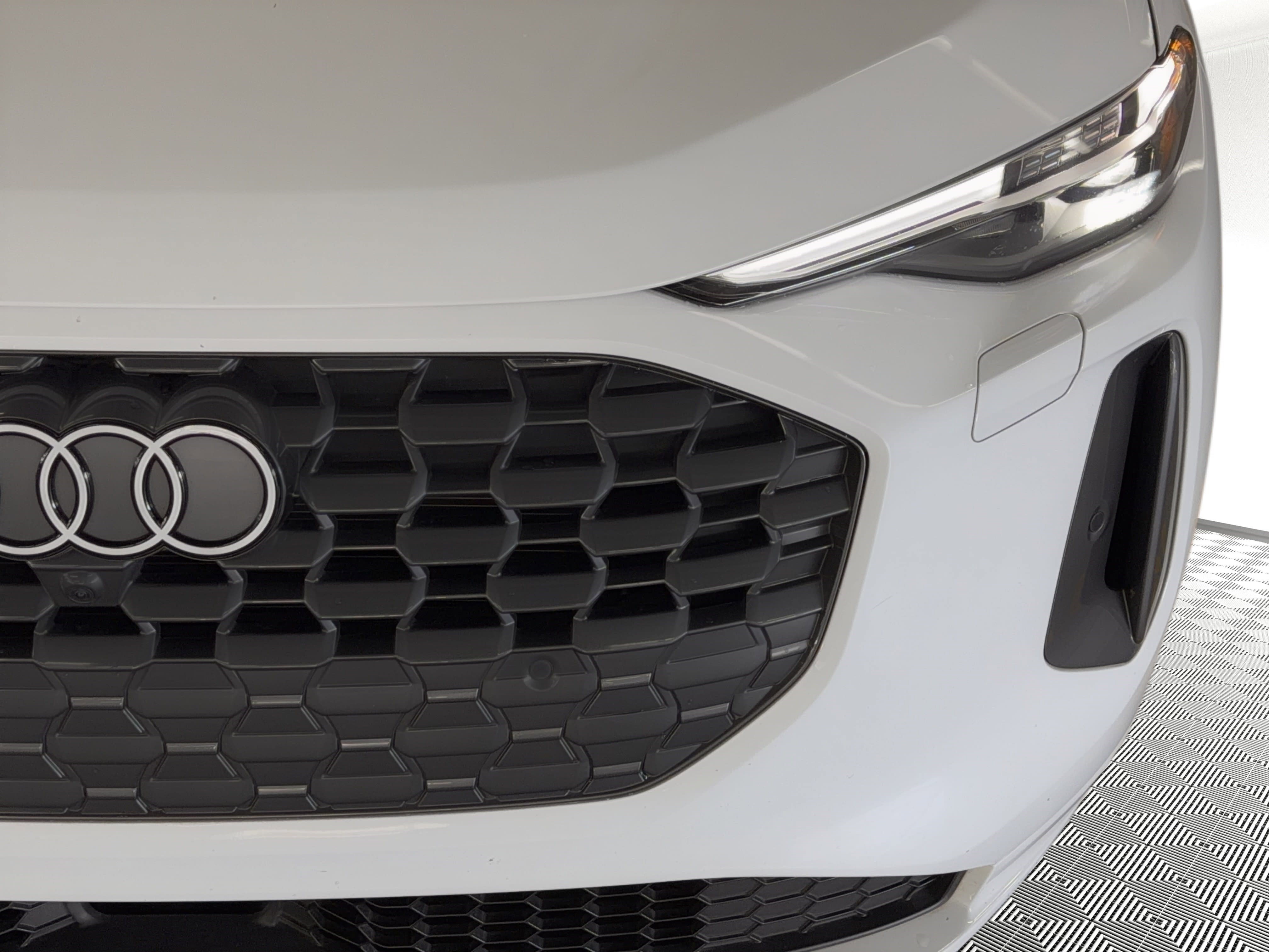 Used 2025 Audi Q5 Premium Plus w/ Premium Plus image 11