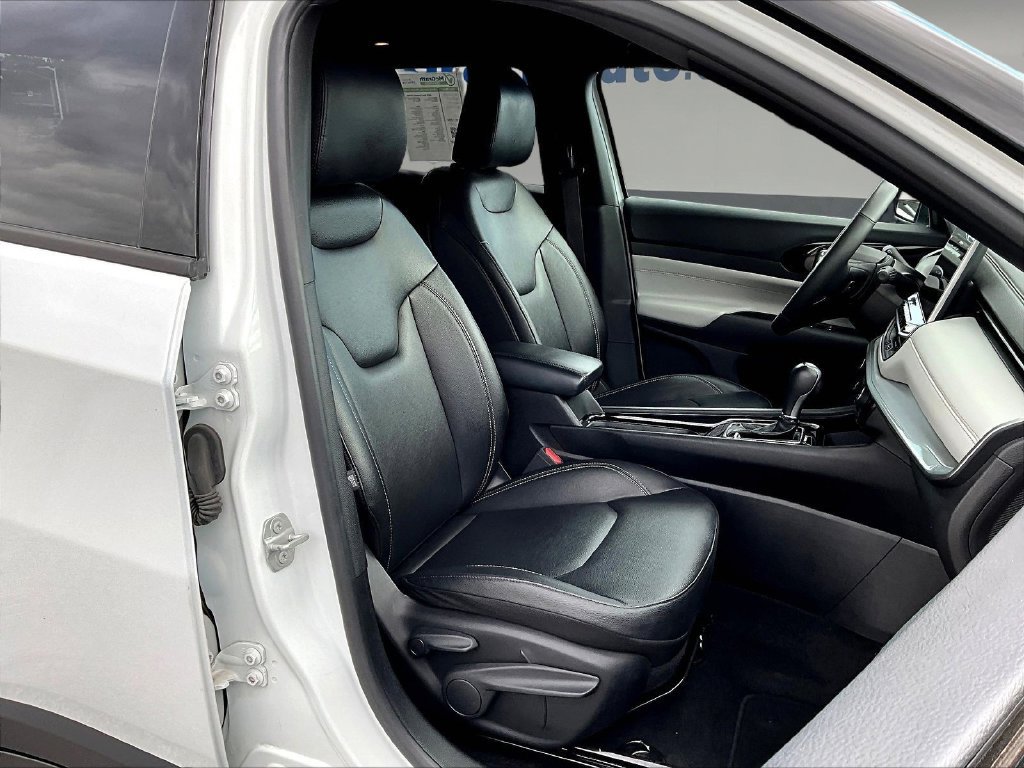 Used 2025 Jeep Compass Limited AWD/4WD image 31