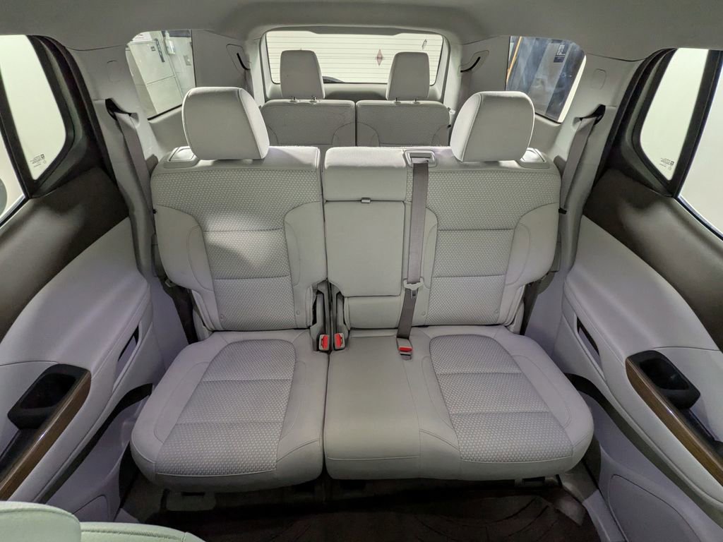 Certified 2023 GMC Acadia SLE w/ Driver Convenience Package image 33