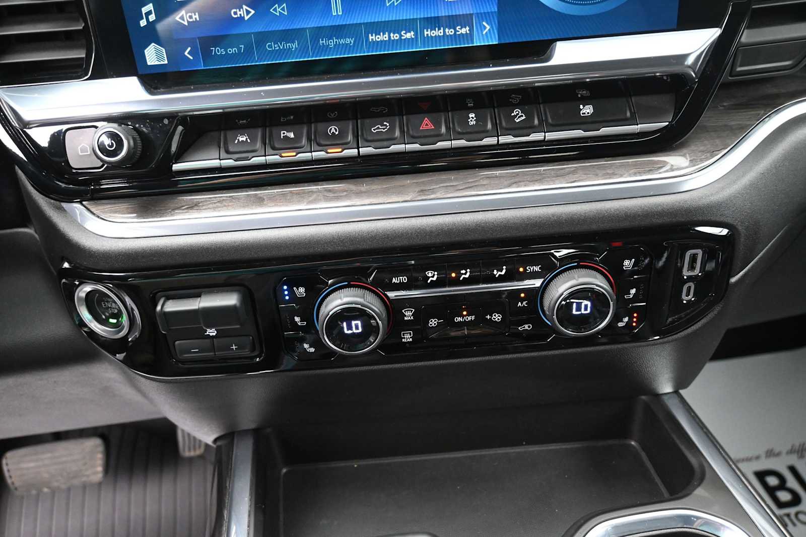 Used 2023 Chevrolet Silverado 1500 LTZ AWD/4WD image 9