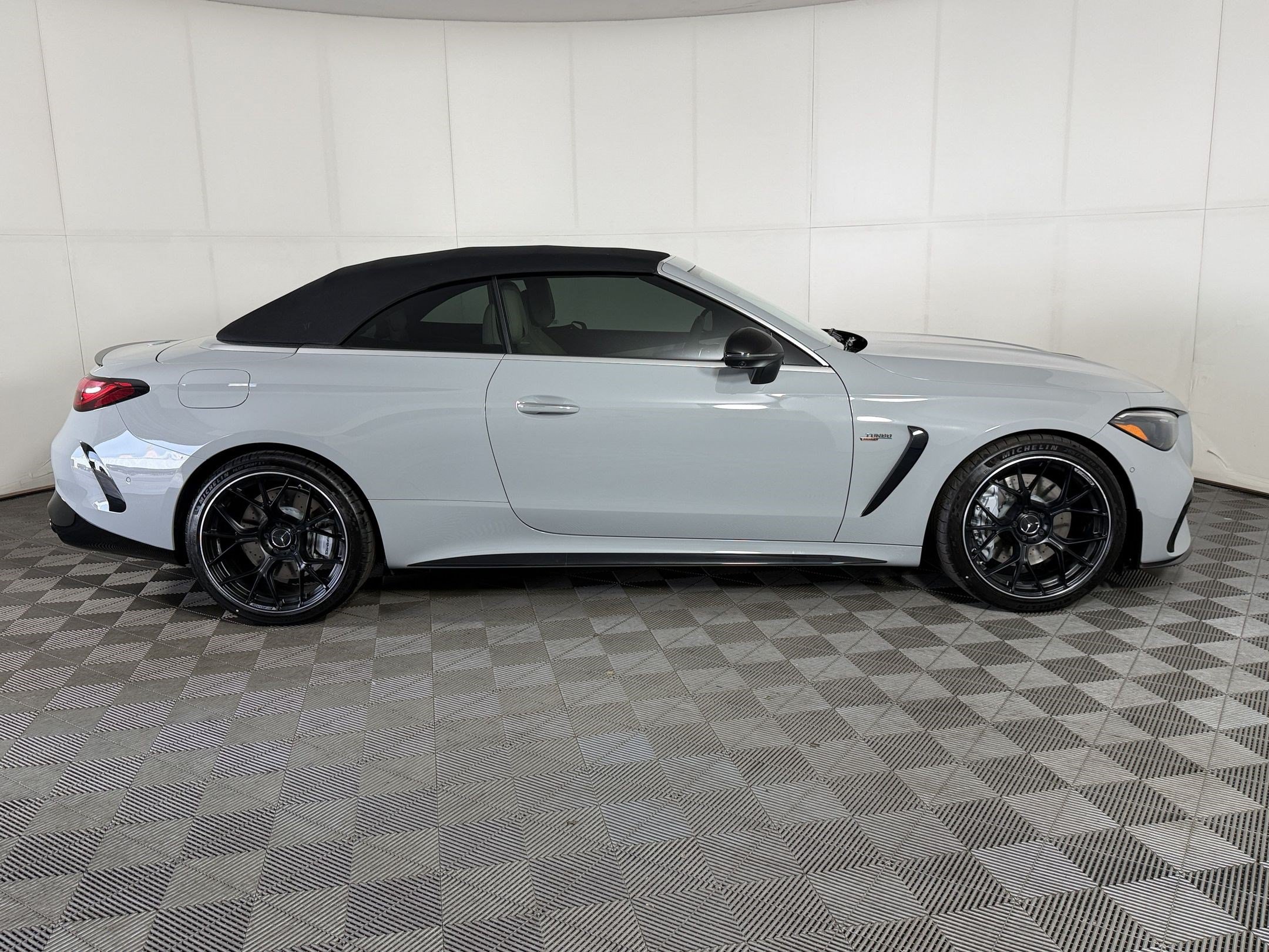 Used 2026 Mercedes-Benz CLE 53 AMG 4MATIC Cabriolet image 8