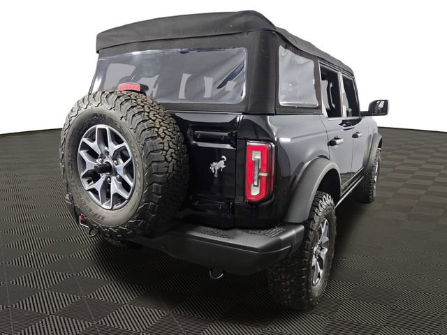 Used 2021 Ford Bronco Badlands image 9