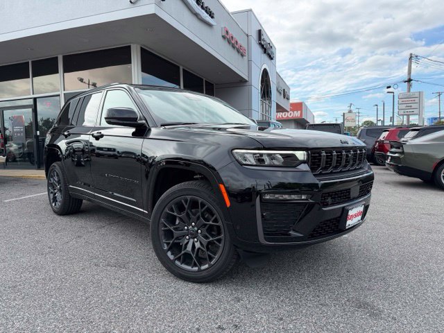 New 2027 Jeep Grand Cherokee Summit w/ Adv Protech Group IV AWD/4WD image 2
