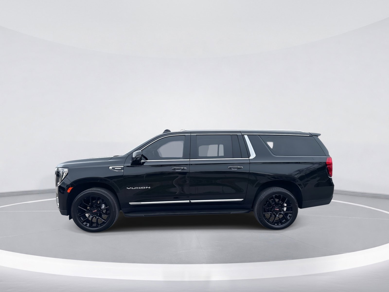Used 2022 GMC Yukon XL SLT w/ SLT Luxury Package image 5