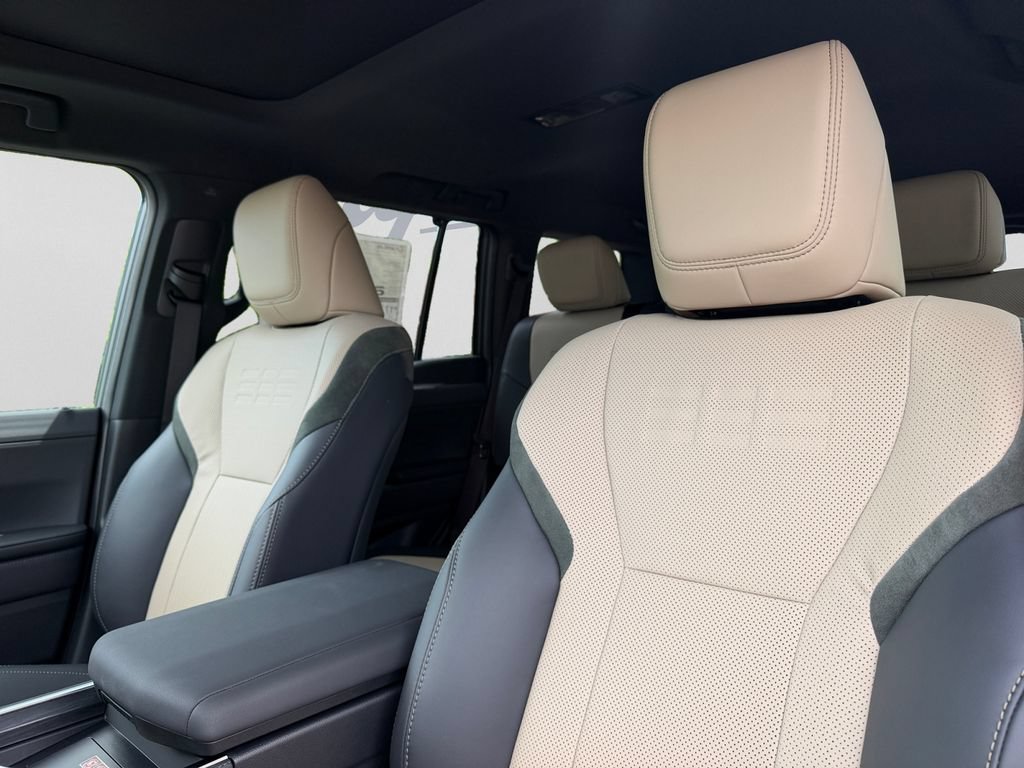 New 2026 Lexus GX 550 AWD/4WD image 35