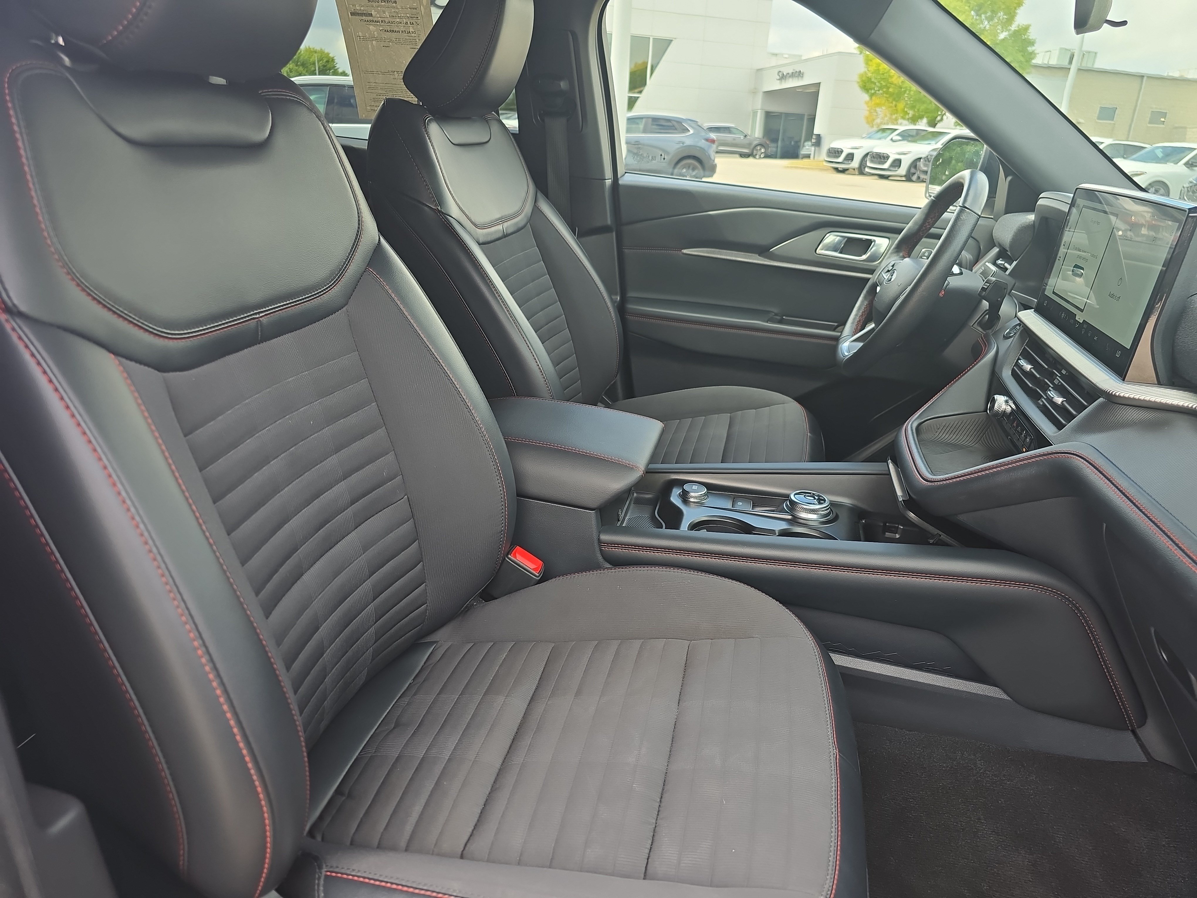 Used 2025 Ford Explorer ST-Line AWD/4WD image 10