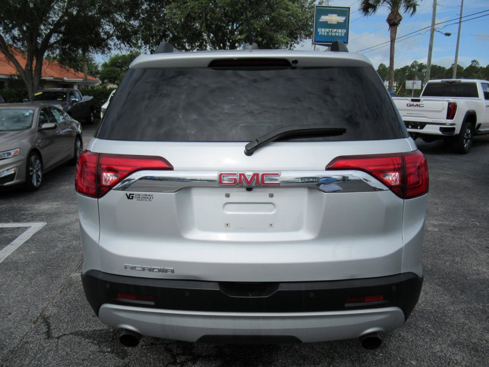 Used 2018 GMC Acadia SLT image 6