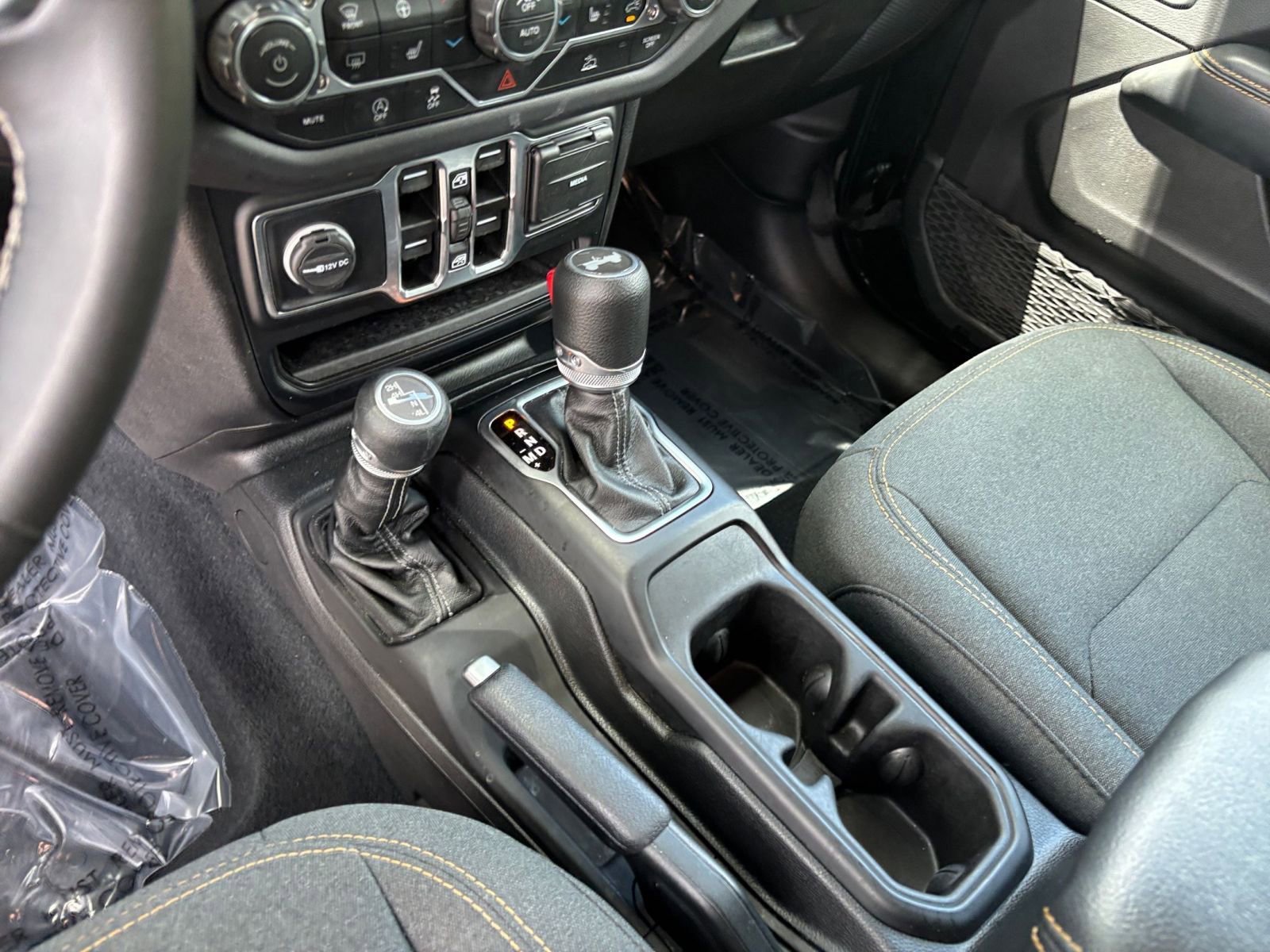 Used 2025 Jeep Wrangler Unlimited Sahara AWD/4WD image 42