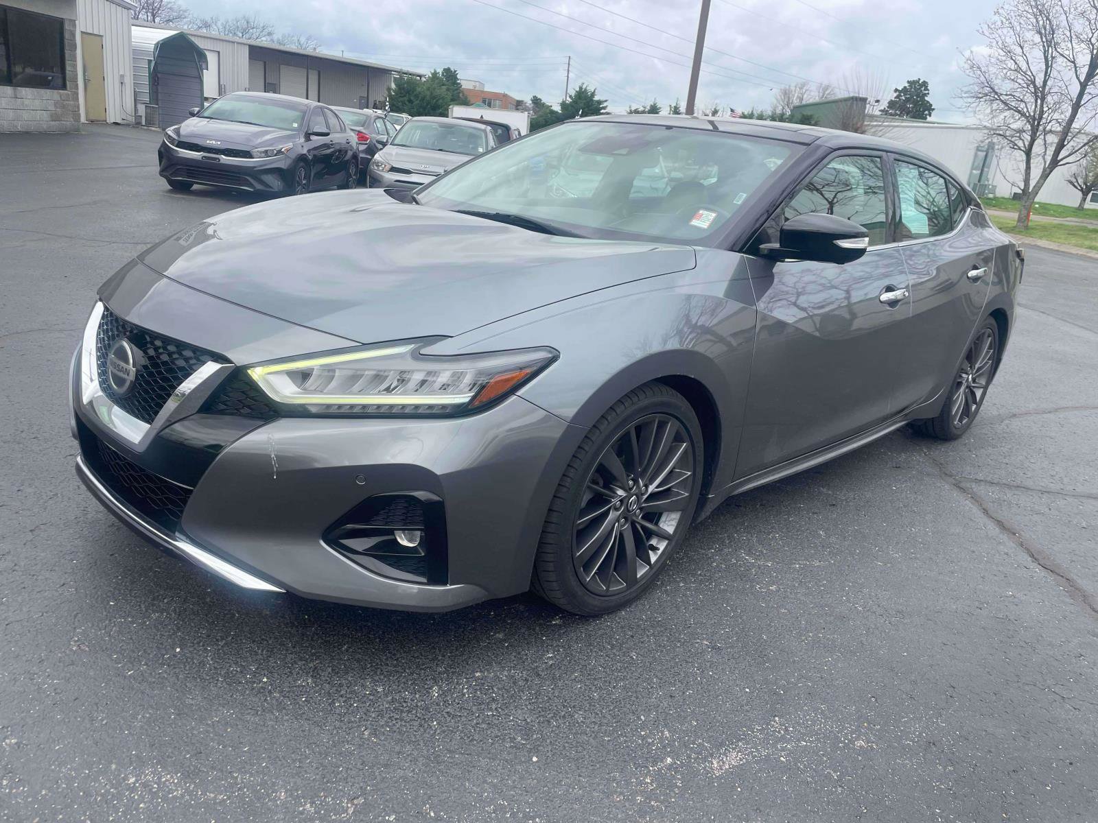 Used 2020 Nissan Maxima Platinum w/ Reserve Package FWD image 2