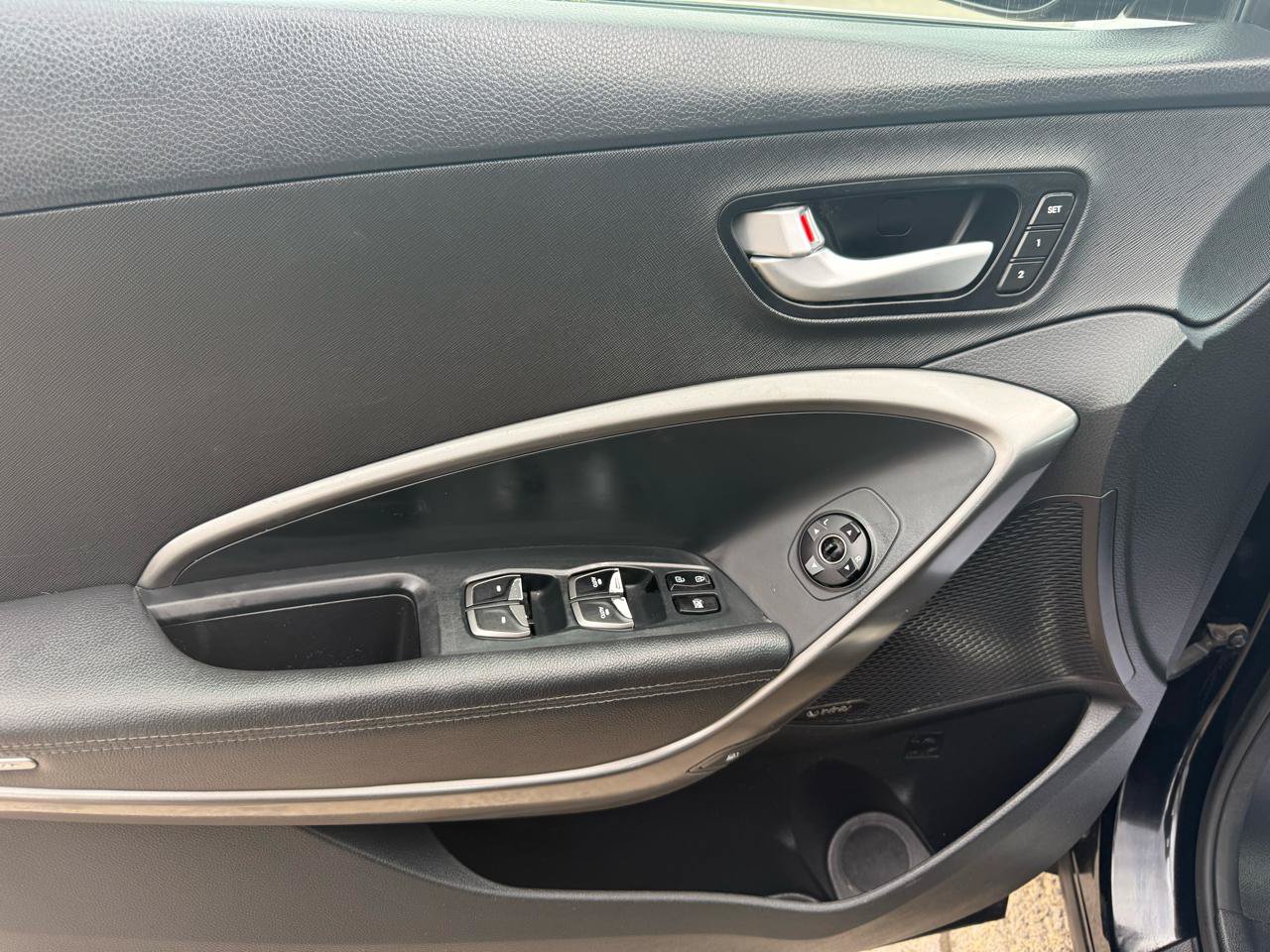Used 2018 Hyundai Santa Fe Limited AWD/4WD image 15