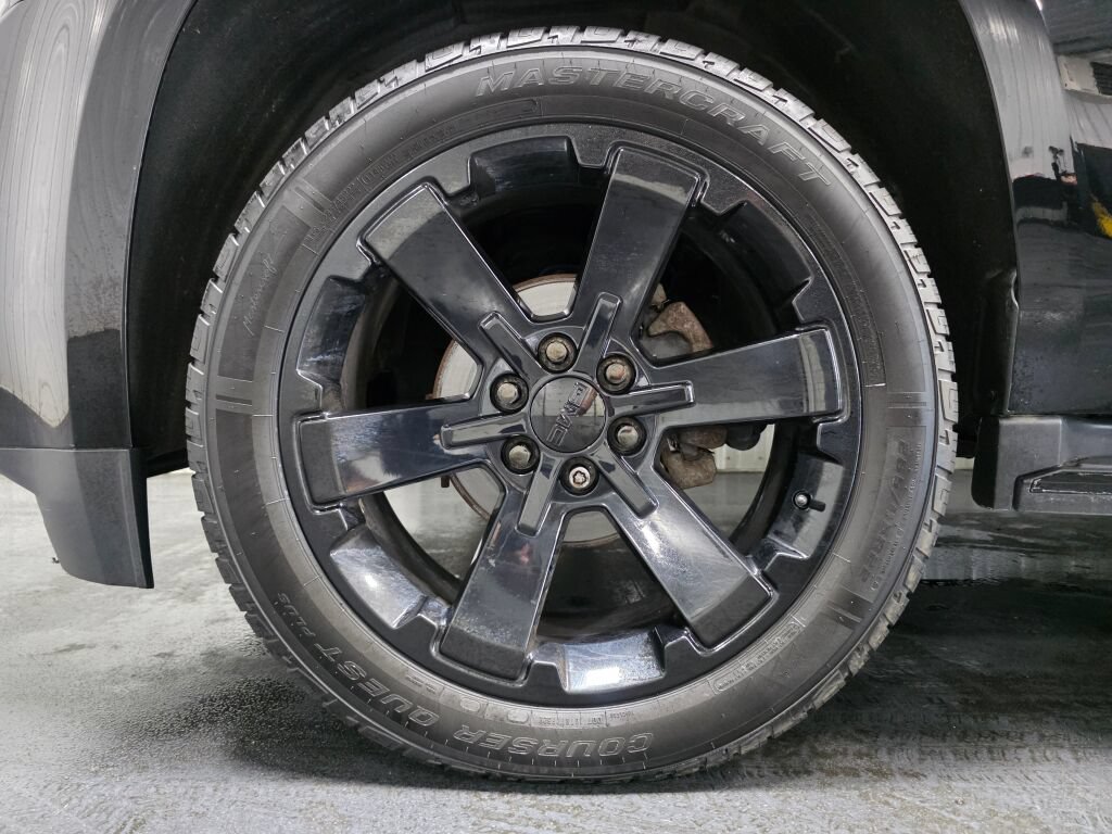 Used 2019 GMC Yukon XL SLT w/ Graphite Performance Edition AWD/4WD image 5