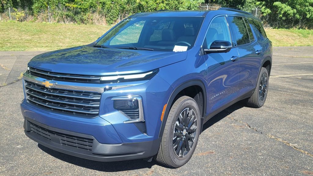 New 2026 Chevrolet Traverse LT w/ Sun and Wheel Package image 3
