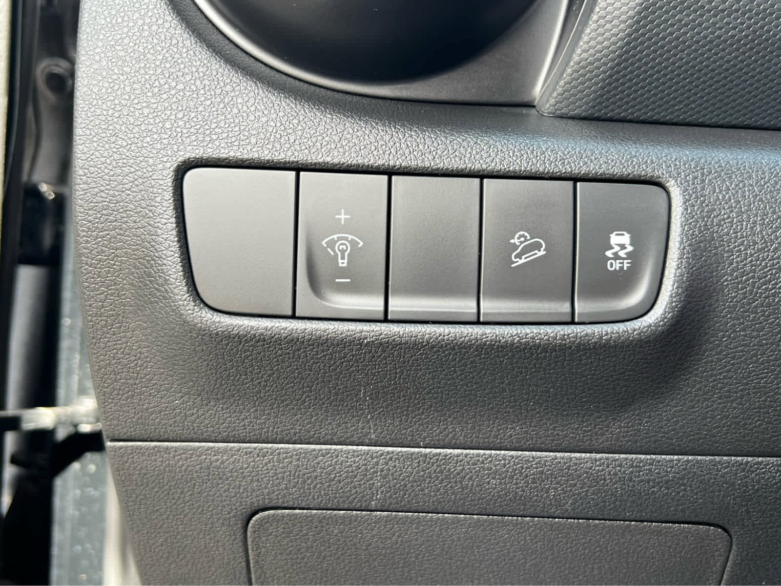 Certified 2023 Hyundai Kona Limited image 31