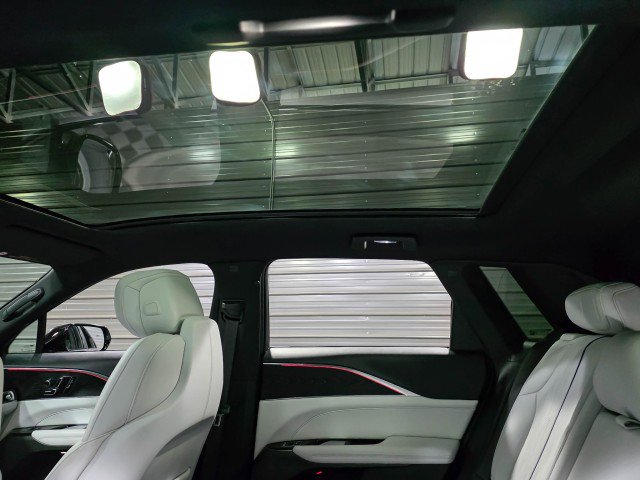 Used 2024 Cadillac Lyriq Luxury image 18