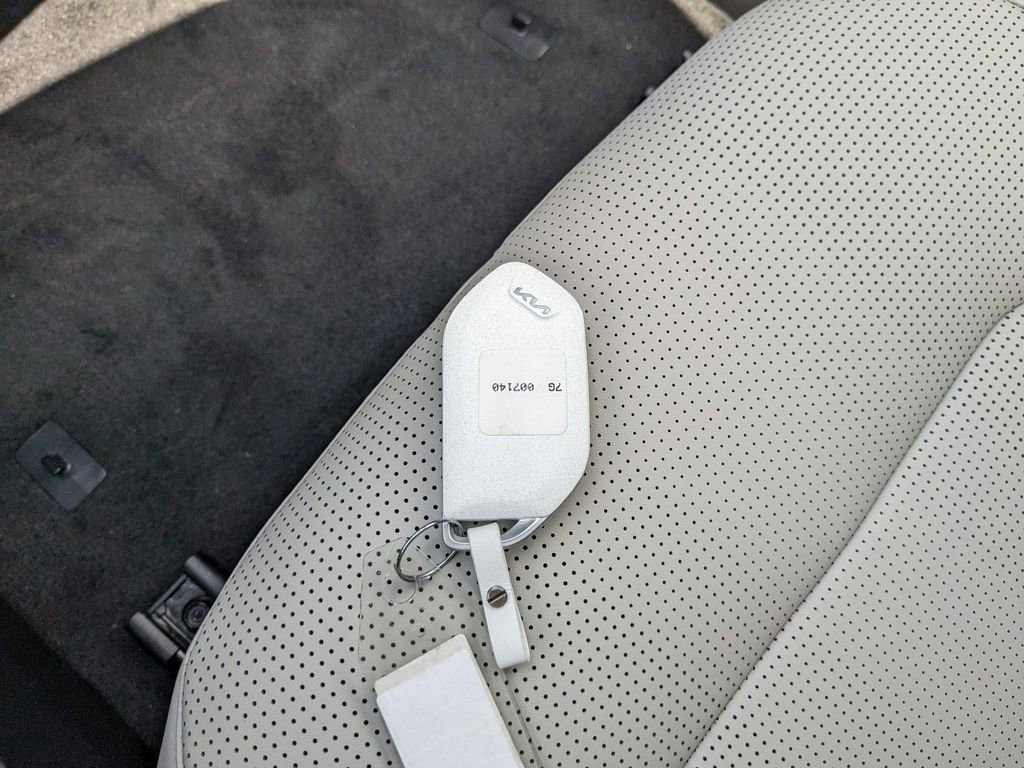 New 2025 Kia EV6 Wind RWD image 36
