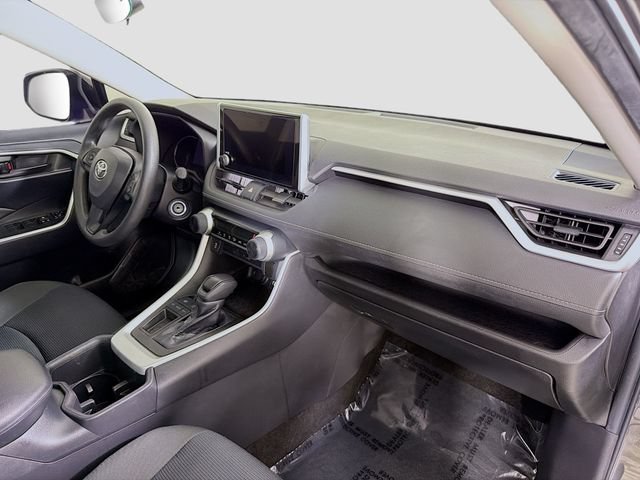 Used 2023 Toyota RAV4 LE FWD image 27