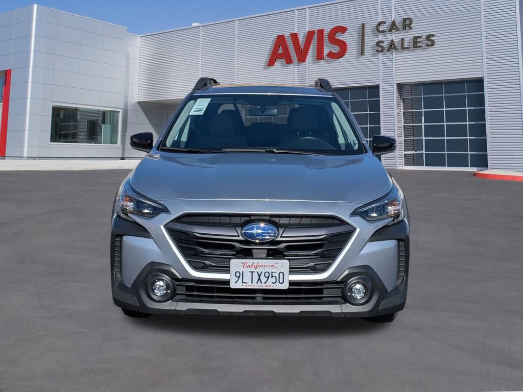 Used 2025 Subaru Outback Premium image 2