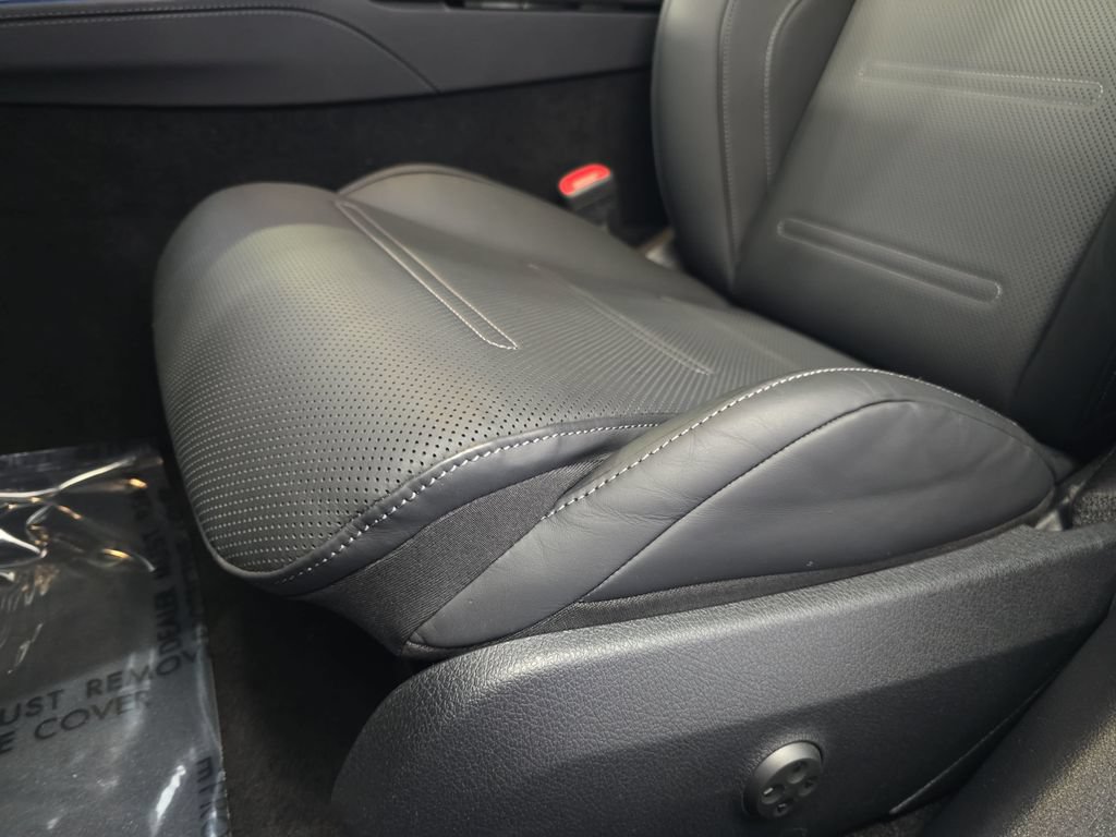 Certified 2025 Mercedes-Benz E 53 AMG e 4MATIC Sedan image 31
